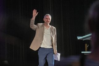 Piráti vyzývají, aby si je lidé předplatili jako Netflix - Novinky